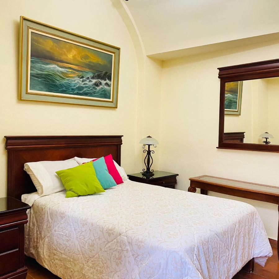 Hotel Antigua Casa De Piedra Альенде Экстерьер фото