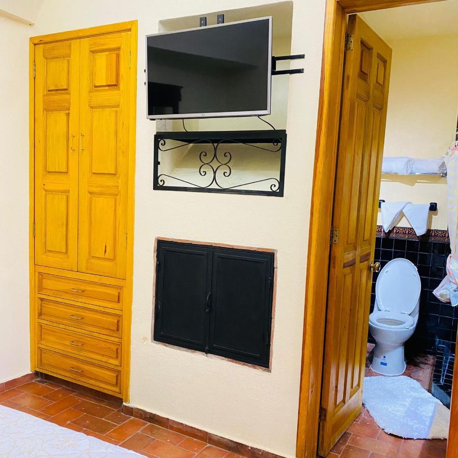 Hotel Antigua Casa De Piedra Альенде Экстерьер фото