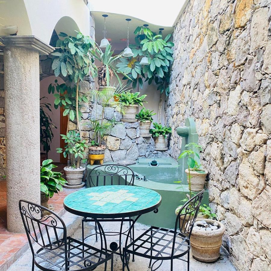 Hotel Antigua Casa De Piedra Альенде Экстерьер фото