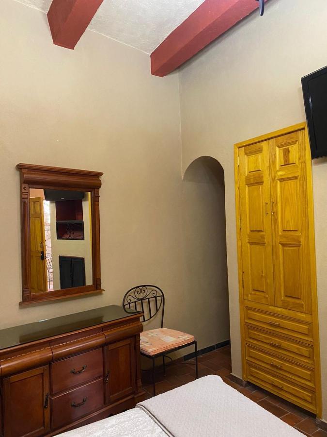 Hotel Antigua Casa De Piedra Альенде Экстерьер фото