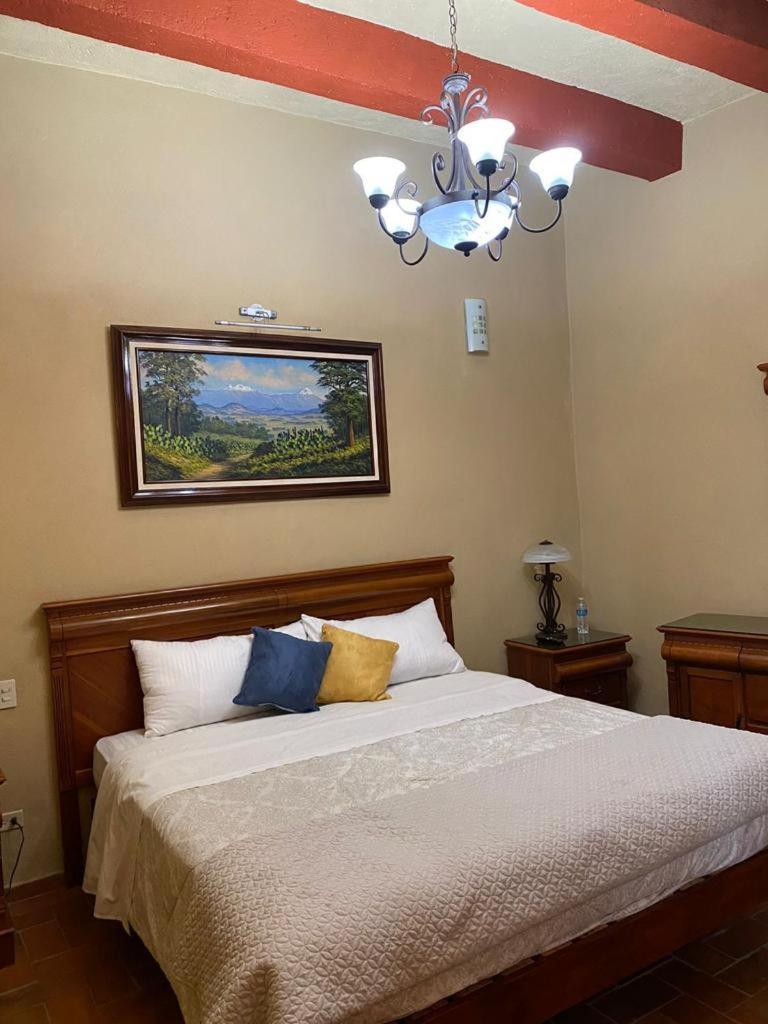 Hotel Antigua Casa De Piedra Альенде Экстерьер фото